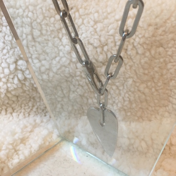 Paula Abdul heart chain necklace - Picture 5 of 5